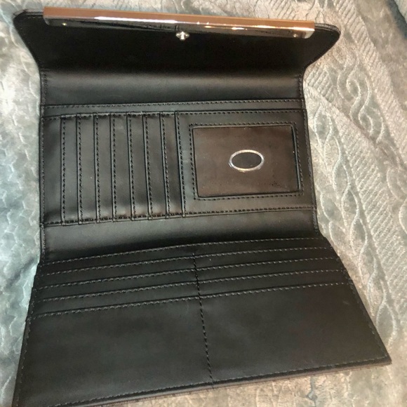 Guess Clutch Wallet - Picture 5 of 13